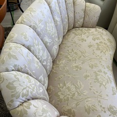 中古品　横浜ダニエル　ティファニーシェルシリーズ　2人掛けソファ　幅140cm 公田店の画像