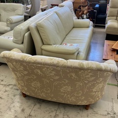 中古品　横浜ダニエル　ティファニーシェルシリーズ　2人掛けソファ　幅140cm 公田店の画像