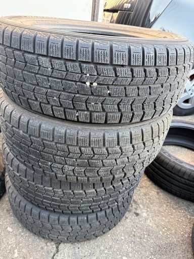 車のパーツ WINTER TYRE