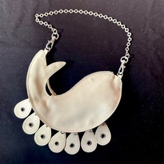 アートな魚型レザーミニショルダーバッグ　チャーム　カードケース　コインケースの画像