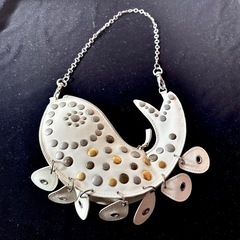 アートな魚型レザーミニショルダーバッグ　チャーム　カードケース　コインケースの画像