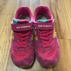 ニューバランス キッズ スニーカー 女の子 の画像