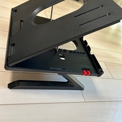 ノートパソコンスタンドの画像