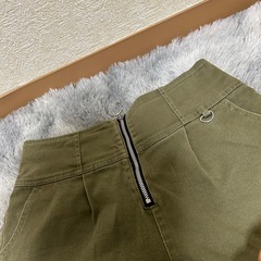 キッズ　女の子　半ズボン　オレンジ　グリーンの画像