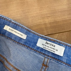 bershka スキニーデニムの画像