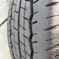 ハイエース純正タイヤの画像