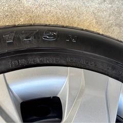 ハイエース純正タイヤの画像