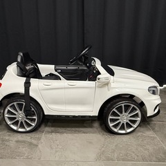 電動おもちゃベンツの画像