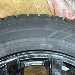 中古品　YOKOHAMA ice GUARD 205/60R16 96Q IG60 スタッドレスタイヤ　ホイールの画像