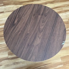 丸テーブルの画像