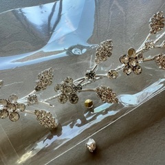 ウェディング ヘッドアクセサリーの画像