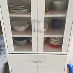 食器棚の画像