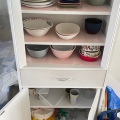 食器棚の画像