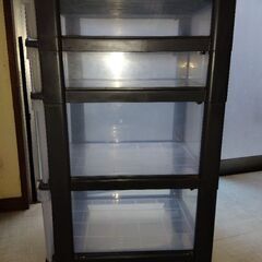 【早期処分】キャスター付アイリスオーヤマ4段プラスチック収納引き出しの画像