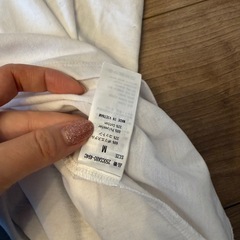 AZUL Vネックシャツの画像