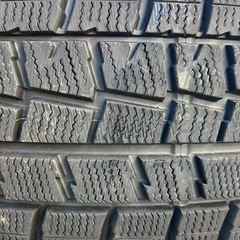 スタッドレスタイヤの画像