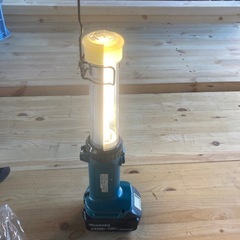 マキタ蛍光灯旧モデル現行バッテリー対応の画像