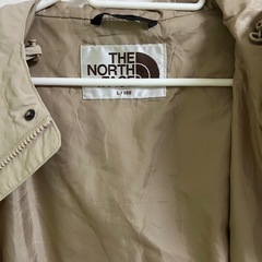 ノースフェイス マウンテンパーカー ジャケット ベージュ Lの画像
