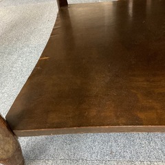 ラウンドガラステーブルの画像