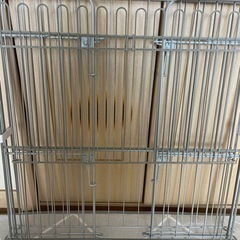 ワンタッチ開閉式ストーブファンヒーター兼用ガード
の画像