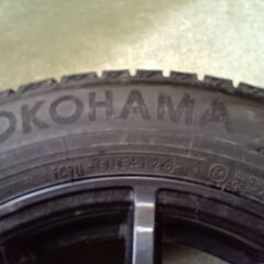 スタッドレスタイヤ195/65R15の画像