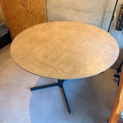 コンクリート調　円形ダイニングテーブル　直径120cmの画像