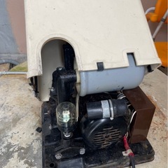 井戸のポンプの画像