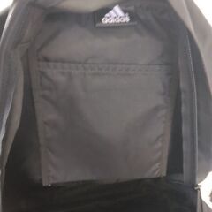 アデダスリュックの画像