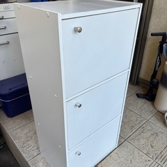 収納家具の画像