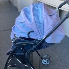 コンビ　ベビーカーの画像
