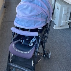 コンビ　ベビーカーの画像