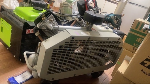 ANEST IWATA エンジンコンプレッサー PLUE22CB-10 動作良好／屋内保管／現場で即戦力