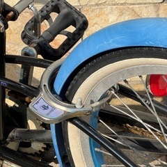 キラキラの文字付き子供用自転車の画像