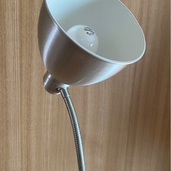フロアランプの画像