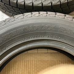 225/65R17 スタッドレスタイヤ　バリ山の画像