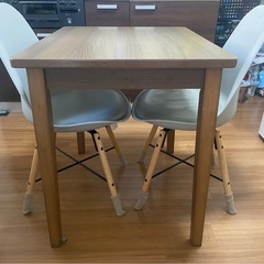【北欧風】ダイニングテーブルセット2人用（テーブル＋チェア2脚）の画像