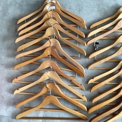 木製ハンガー　22本の画像