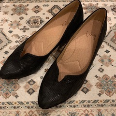 黒　パンプスの画像