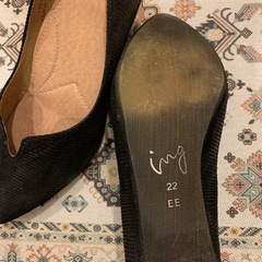 黒　パンプスの画像