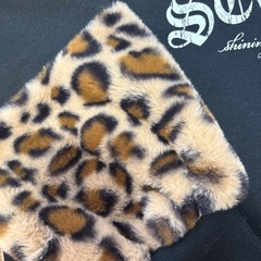 トレーナー豹柄入りの画像