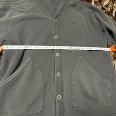 adidasカーディガンMの画像