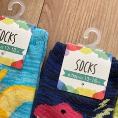 新品未使用　タグ付き　男の子　靴下　恐竜　の画像