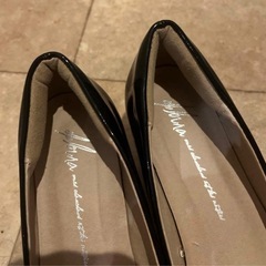 黒　パンプスの画像