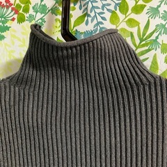 袖口のレースが可愛いカットソーの画像