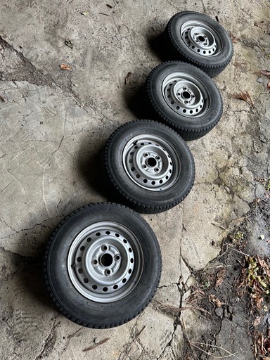 ♪軽トラ  スタッドレスタイヤ145/R12LT・4組セット　その3 ♪