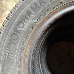 ♪軽トラ  スタッドレスタイヤ145/R12LT・4本その4♪(タイヤのみ)の画像