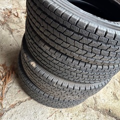 ♪軽トラ  スタッドレスタイヤ145/R12LT・4本その4♪(タイヤのみ)の画像