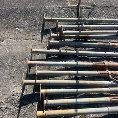 型枠　中古サポート12本の画像