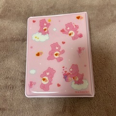 ケアベアのカードケースの画像