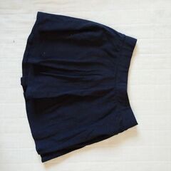 黒い女の子ワンピース150サイズ&スカートのセットの画像